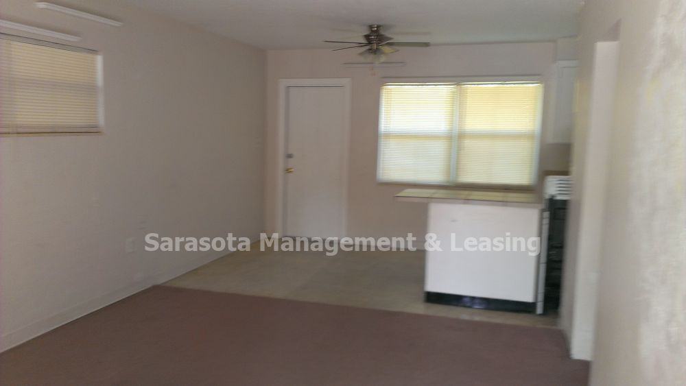 5957 Beneva Rd - Photo 3 of 6