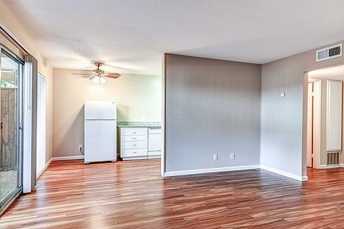 210 Calderon Avenue - Photo 4 of 9