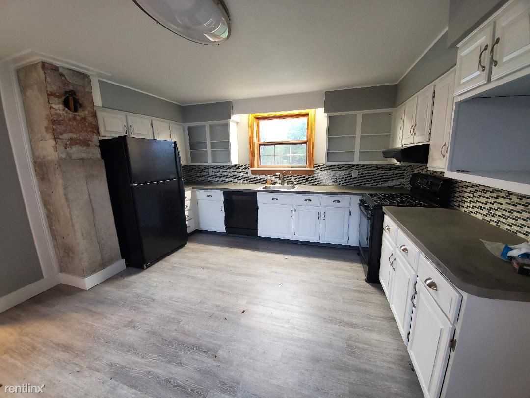 925 Flat River Dr Se - Photo 2 of 16