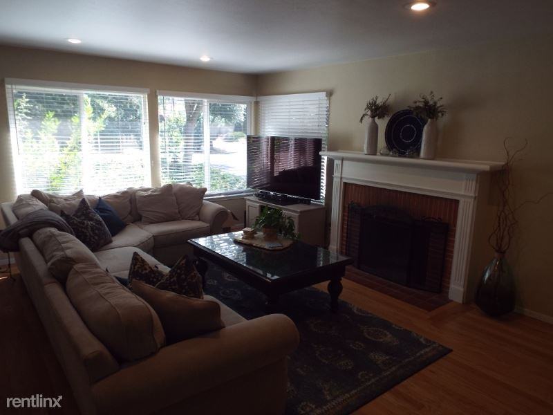 1630 3rd. Ave. - Photo 2 of 11