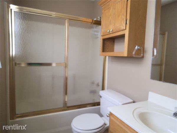 1214 Roberts Dr - Photo 2 of 5