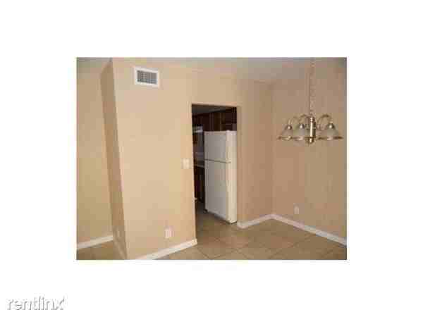 2916 NW 55th Ave - Photo 2 of 7