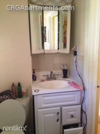 83 Winter St - Photo 3 of 10