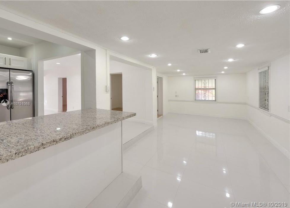 931 NE 140 Street - Photo 3 of 6