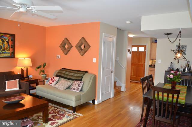 1002 Colonial Avenue - Photo 2 of 15