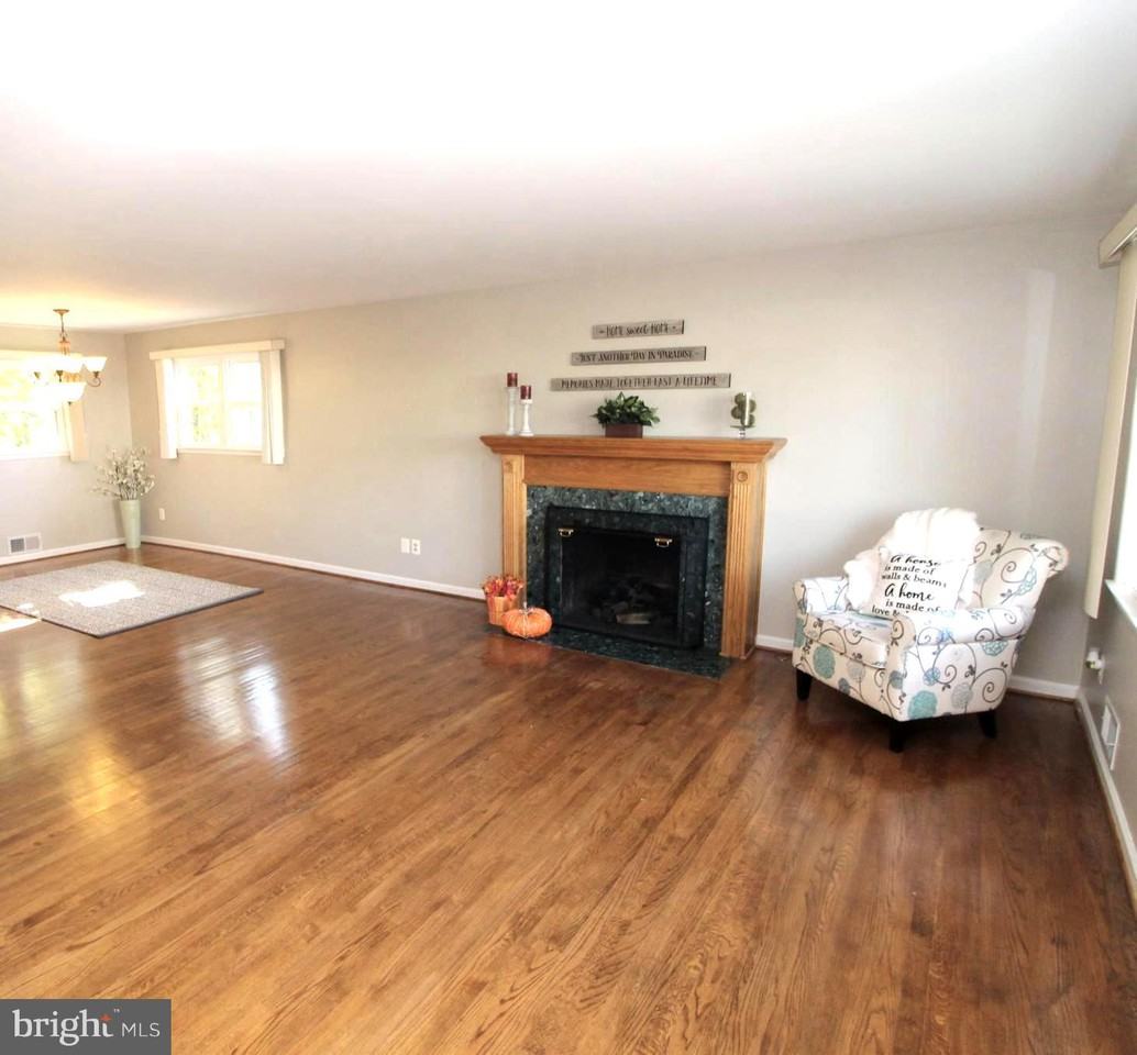 5642 Inverchapel Road - Photo 2 of 38