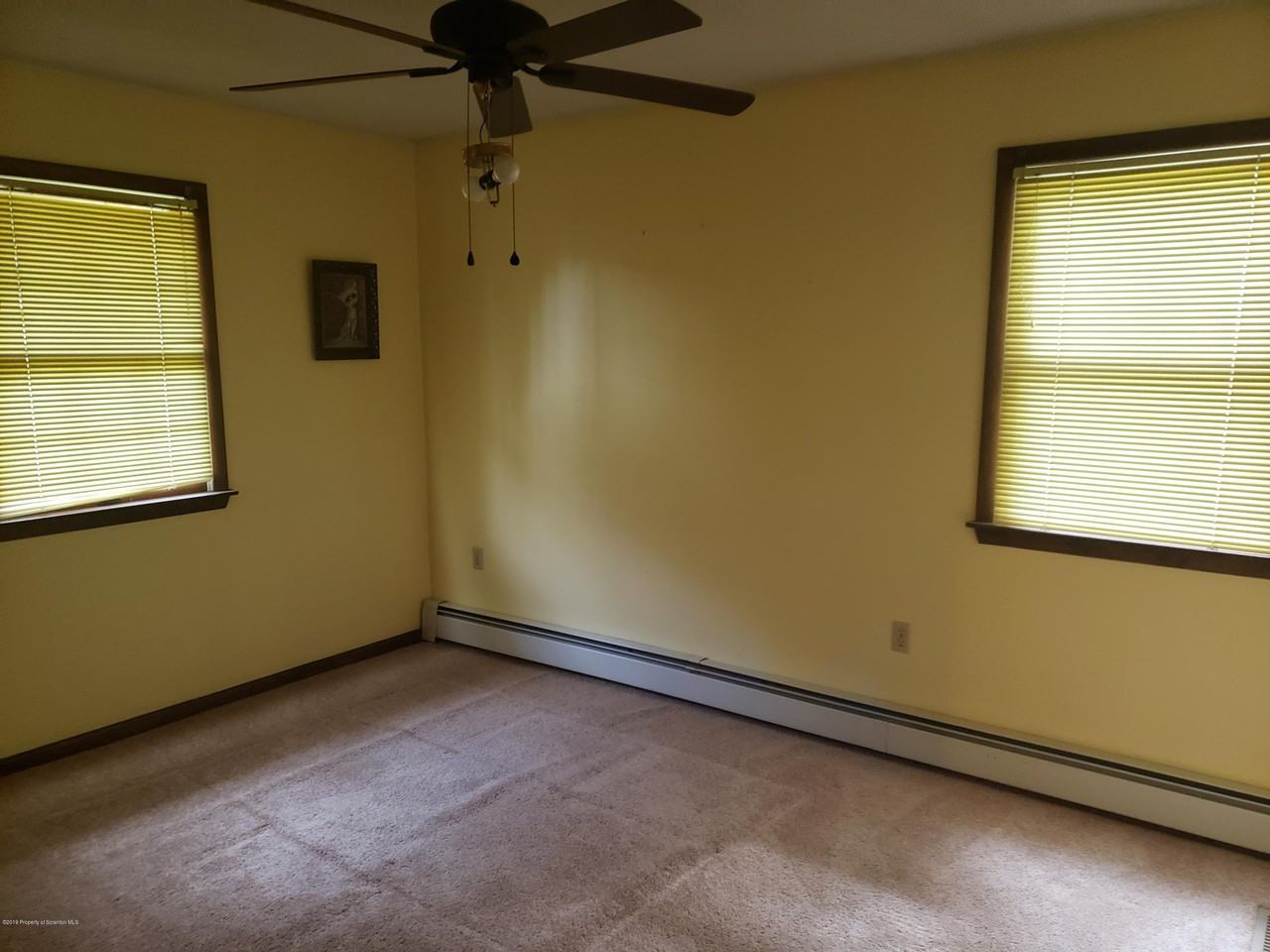 2115 S Creek Rd - Photo 2 of 11