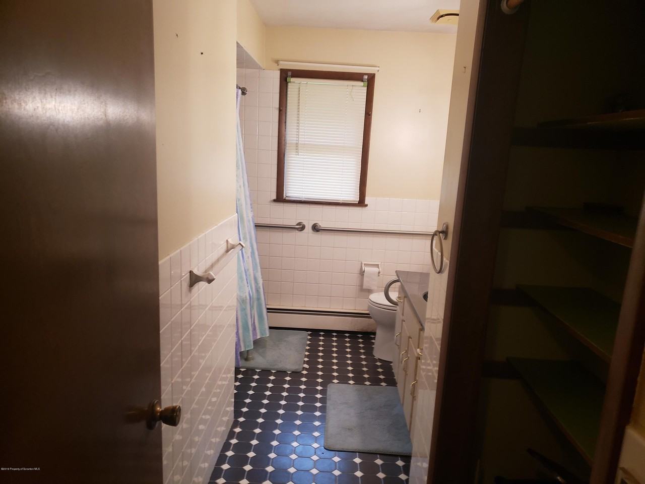 2115 S Creek Rd - Photo 3 of 11