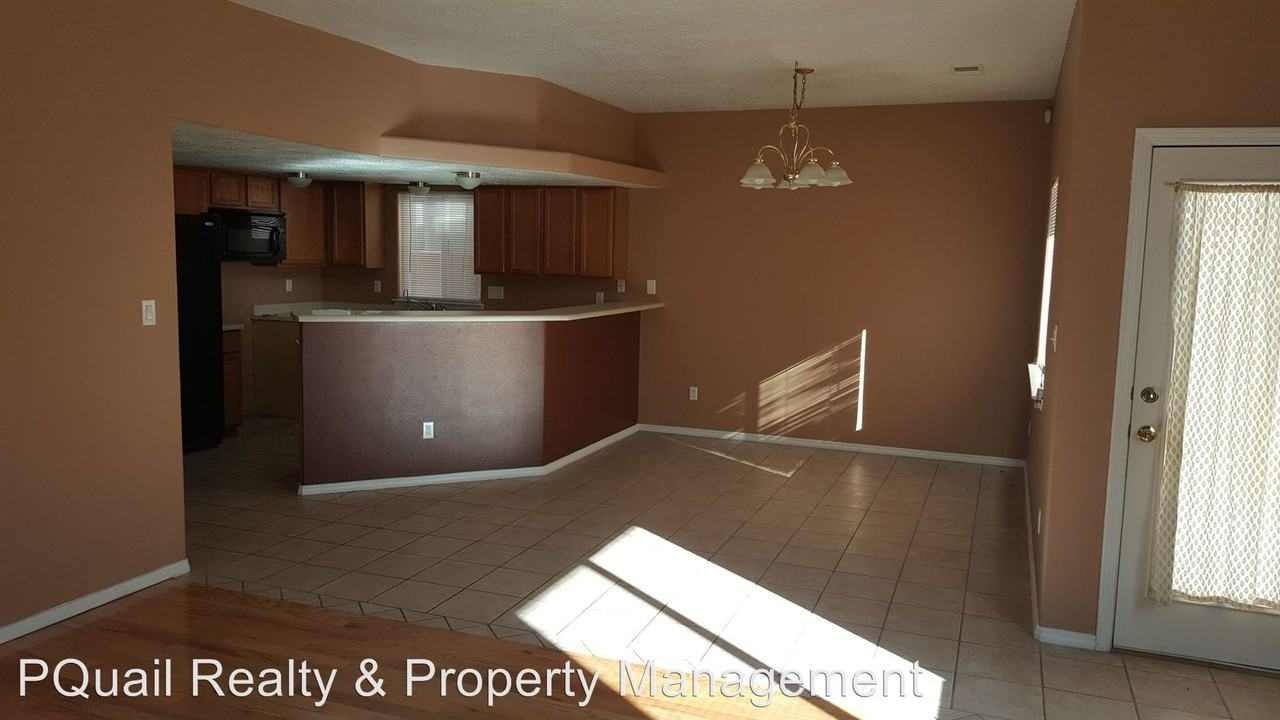 8800 Eagle Feather Ne - Photo 3 of 15