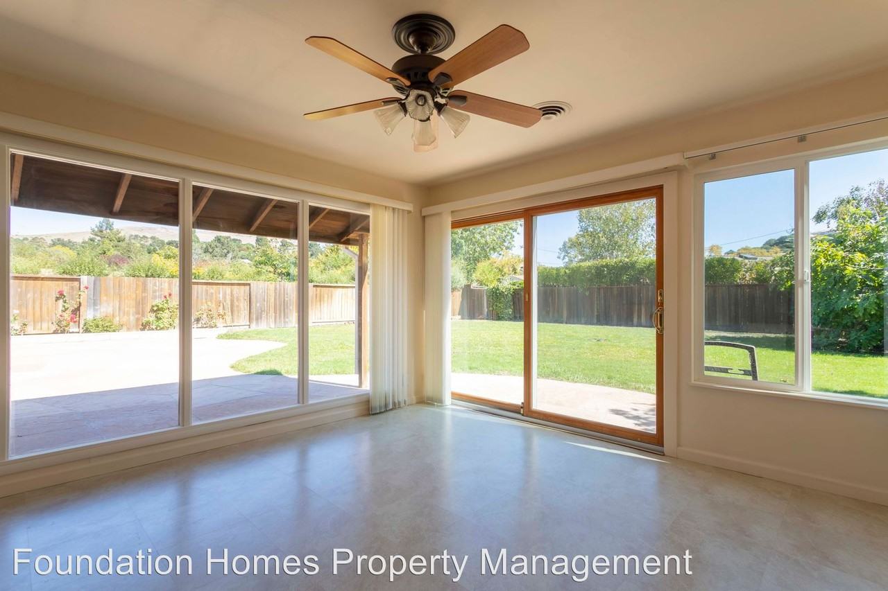 116 Blackfield Drive - Photo 3 of 10