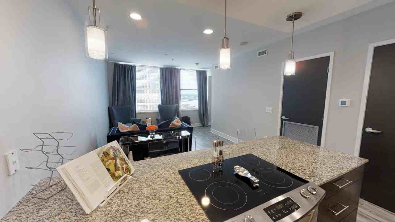 909 Walnut St - Photo 3 of 16