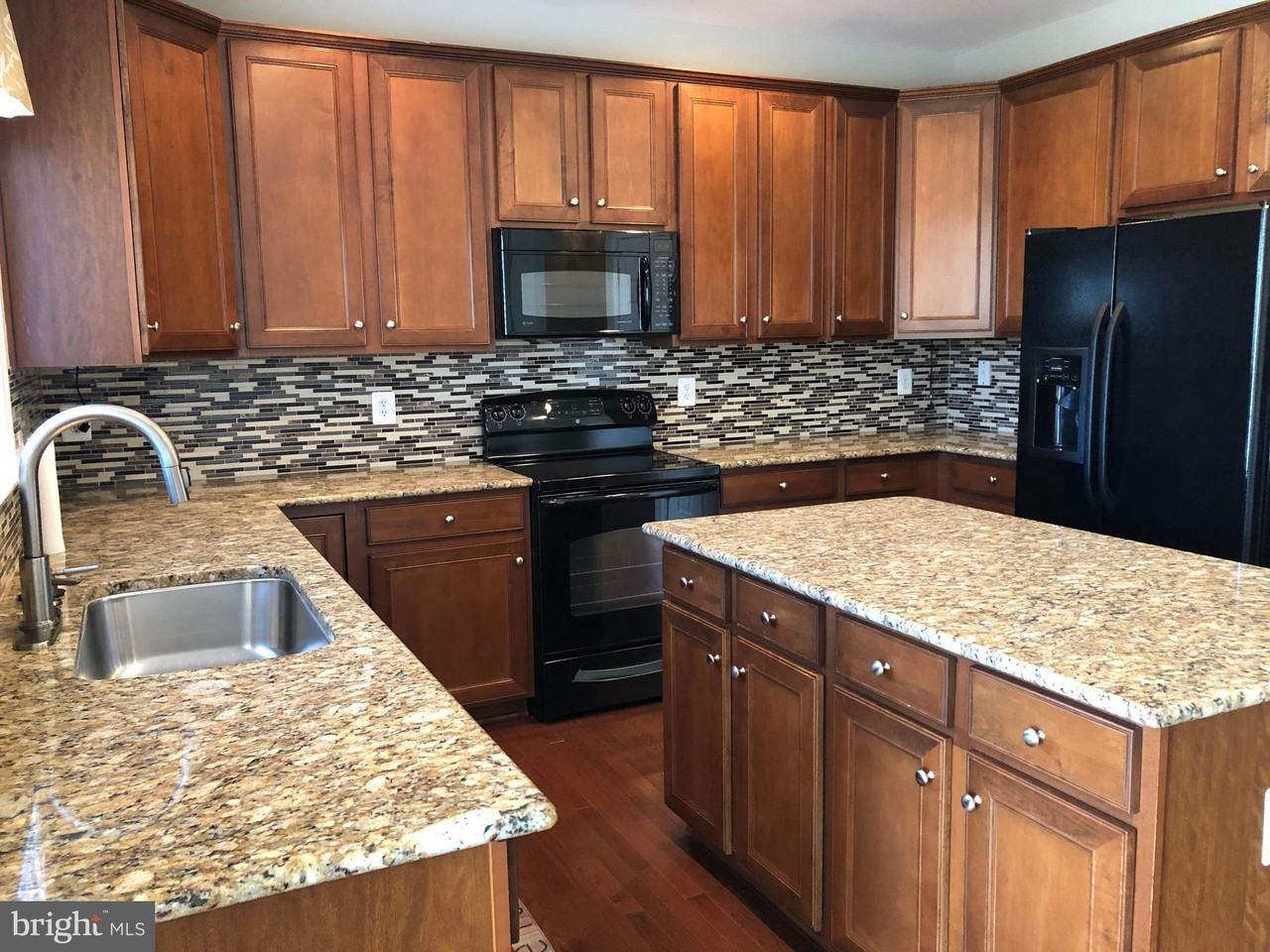 6025 Popes Creek Place - Photo 2 of 17