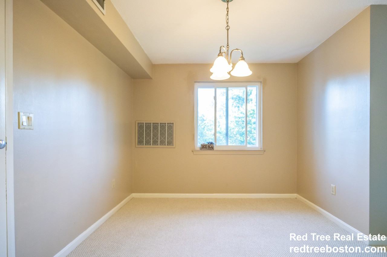 19 Beals Cove #D - Photo 3 of 14