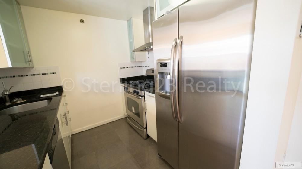 8820 88-20 Parsons Boulevard #2D - Photo 3 of 14