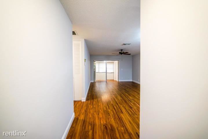 2633 Emory Dr W - Photo 2 of 10