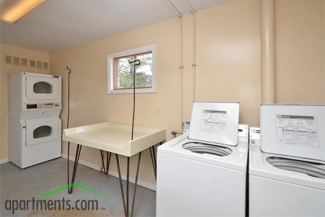 Regency Square Apartments - Photo 3 of 8