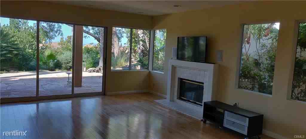 30 Urey Ct - Photo 2 of 23