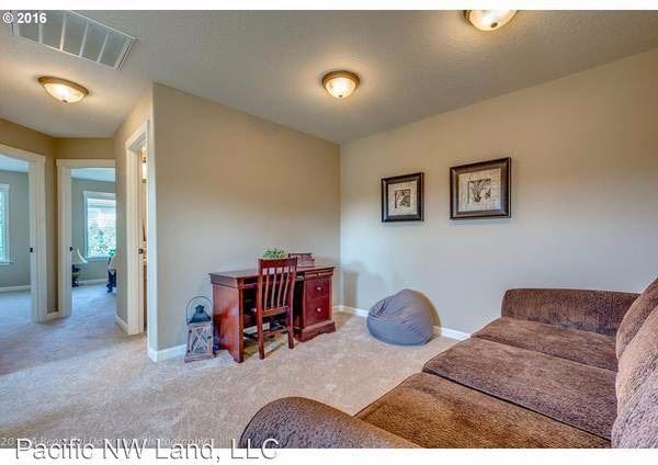 3310 N 3rd Cir - Photo 3 of 6