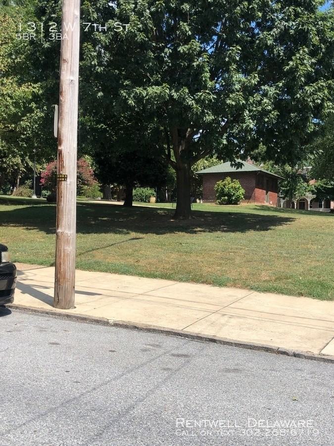 1312 W 7th St - Photo 3 of 21