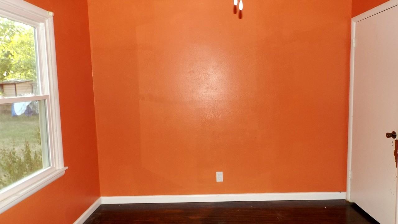 5820 Jennie Dr - Photo 3 of 6