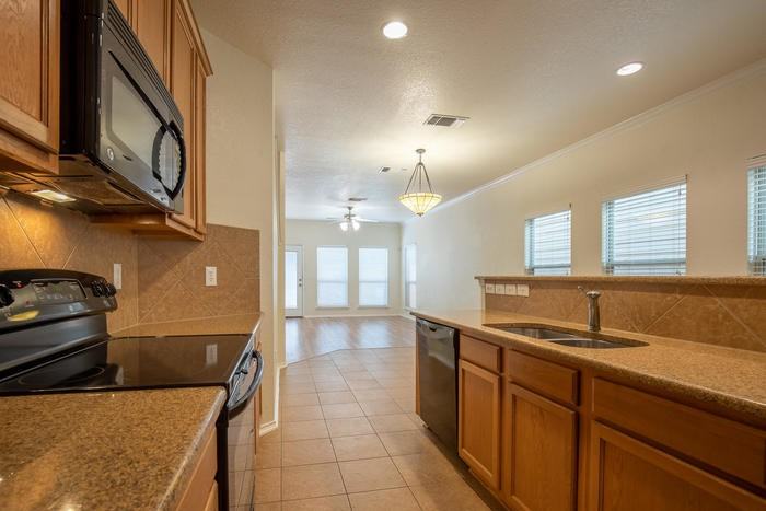 13134 Brook Arbor - Photo 3 of 34