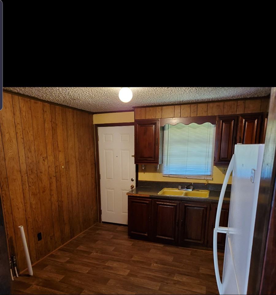 304 Alley B #A - Photo 3 of 6