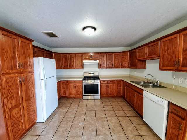 1164 Beauchamp #1164 - Photo 2 of 10