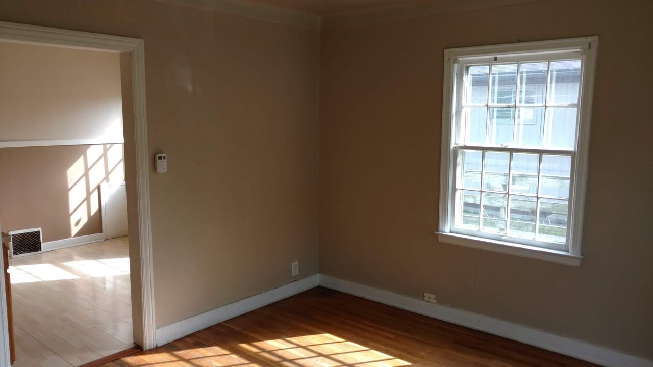 1948 Silver Ave Se - Photo 2 of 11