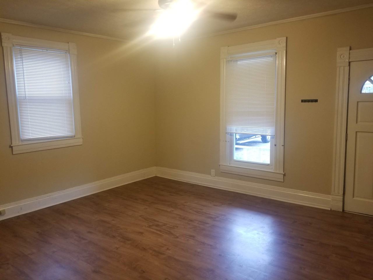 134 N Elmarch Ave - Photo 2 of 15