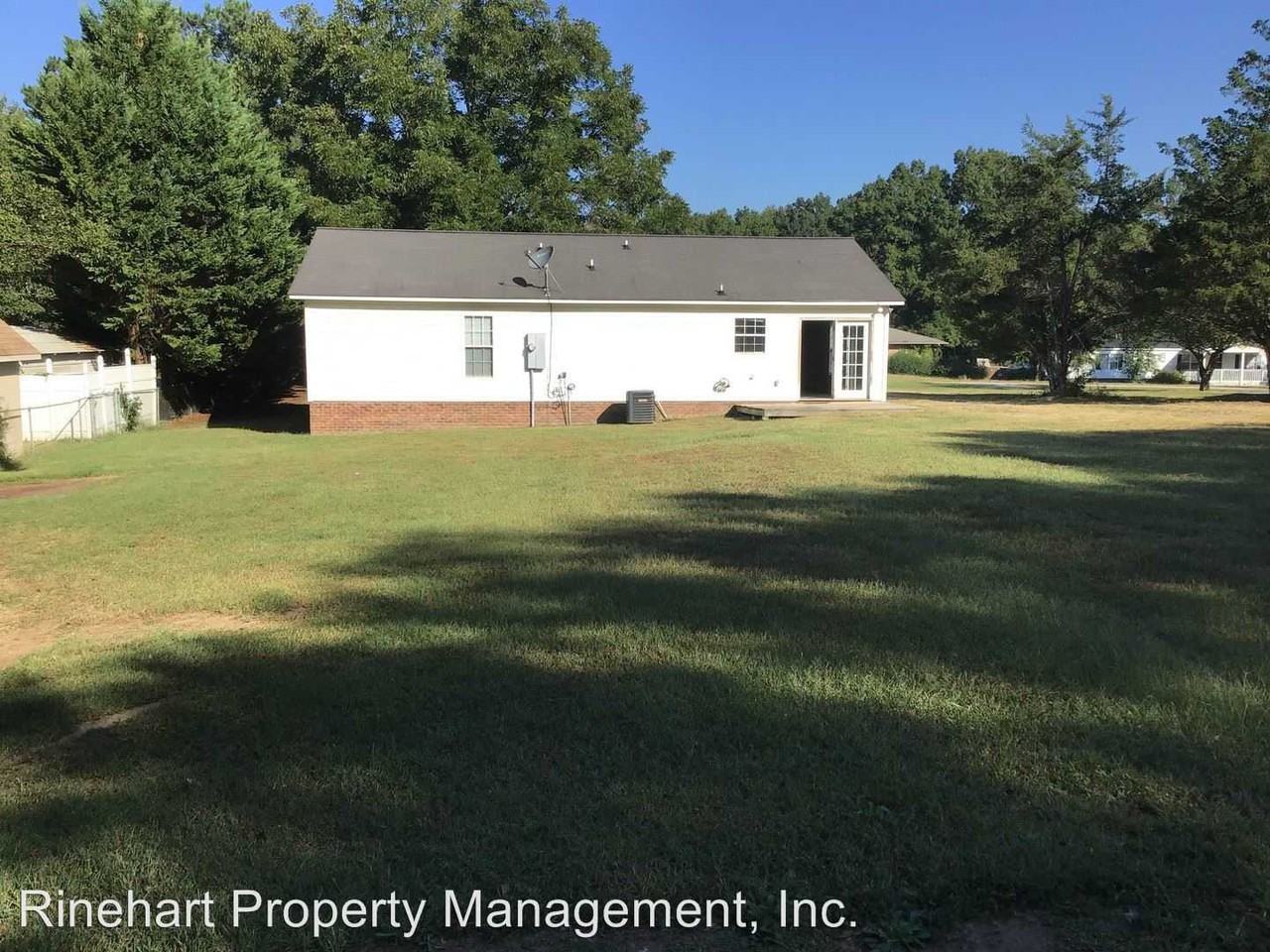 741 Lawndale Circle - Photo 2 of 3