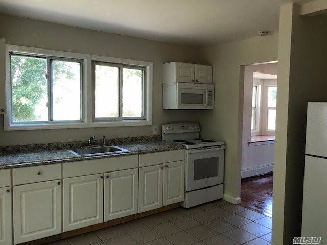 16 Grassmere Dr - Photo 2 of 6