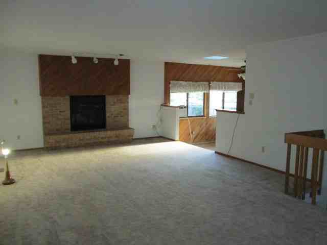 19 Terrace Dr - Photo 2 of 9