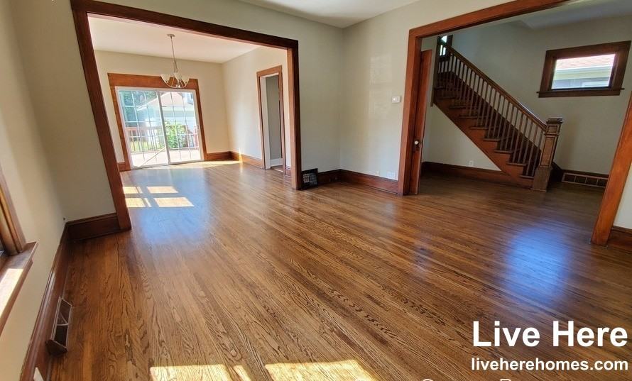 706 Palace St. - Photo 2 of 3