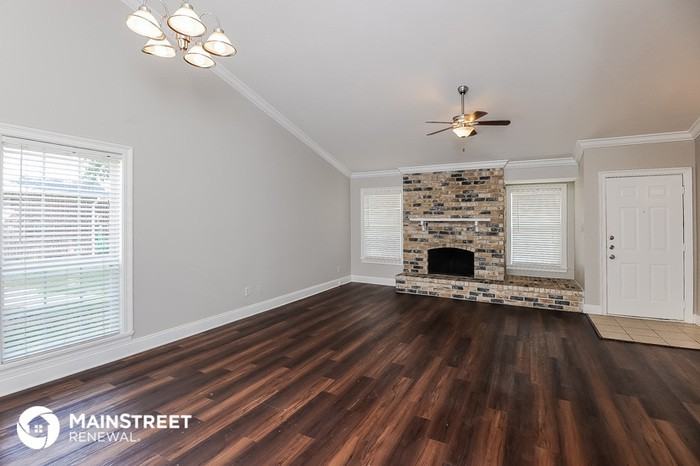 4204 Ireland Street - Photo 3 of 16
