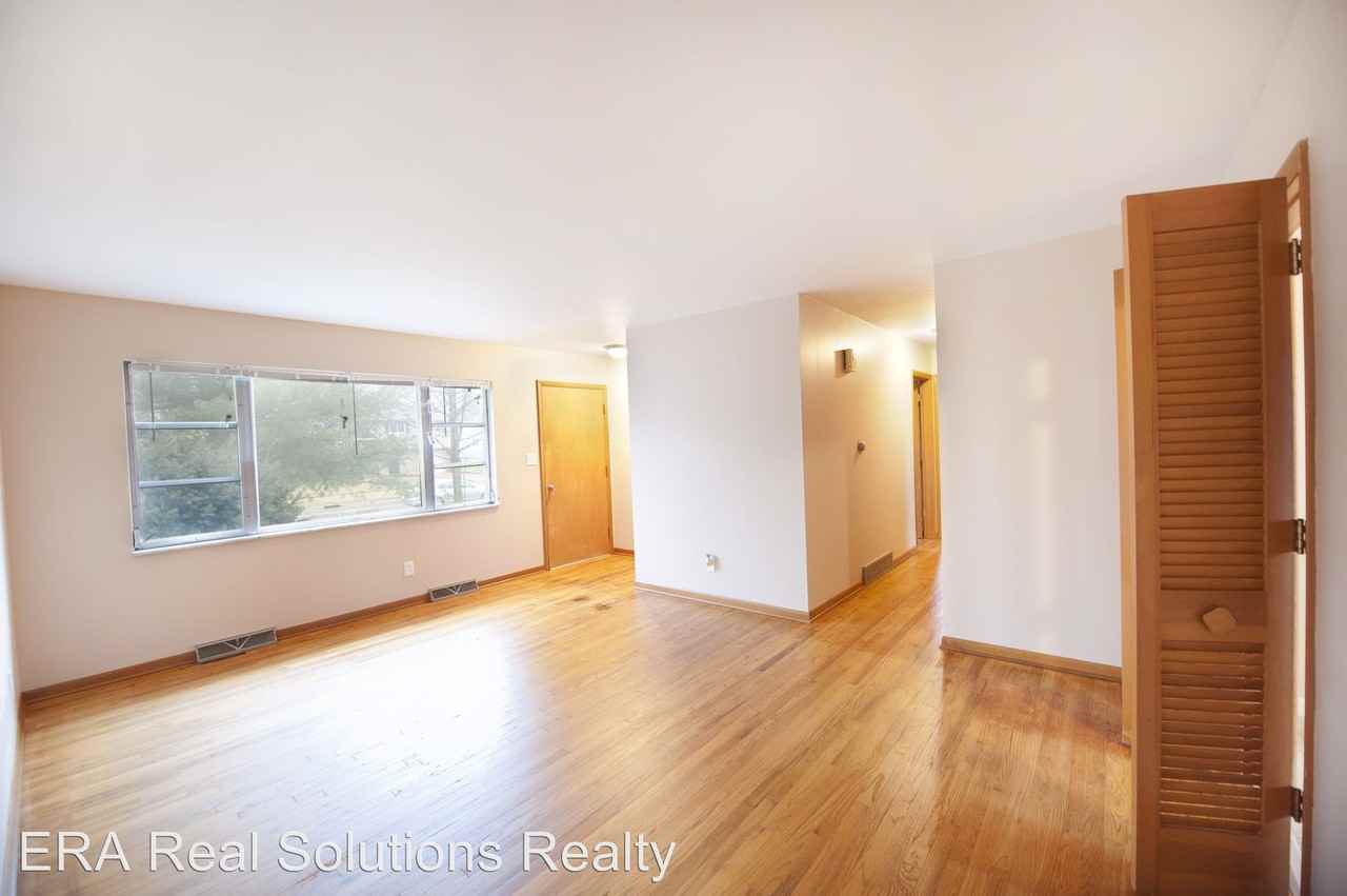 5619 North Meadows Blvd - Photo 3 of 18