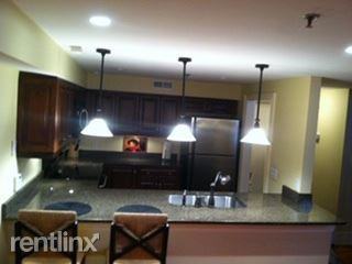 377 King St. 206 - Photo 2 of 7