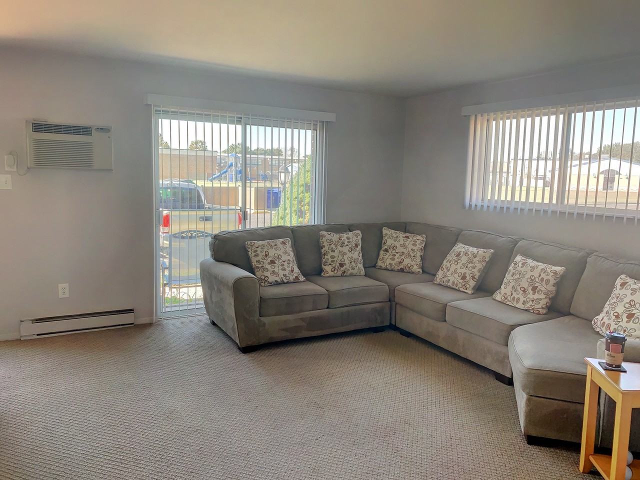 32 Toni Lynn Court - Photo 2 of 8