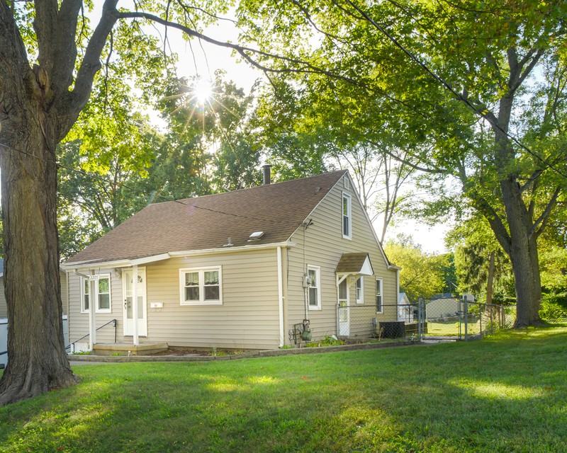 2205 Wismer Ave - Photo 3 of 20