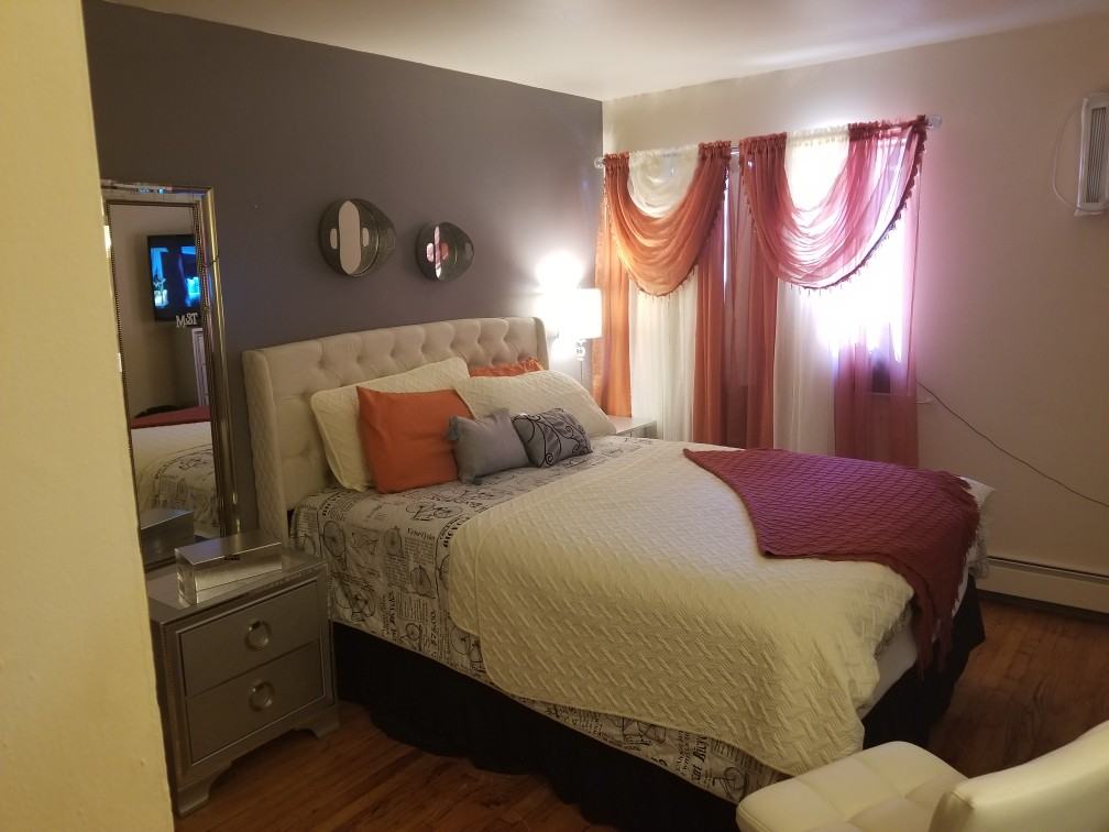 38 33 Woodside Avenue - Photo 3 of 7