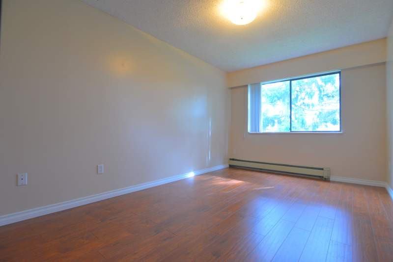 702 Gloucester Street - Photo 2 of 6