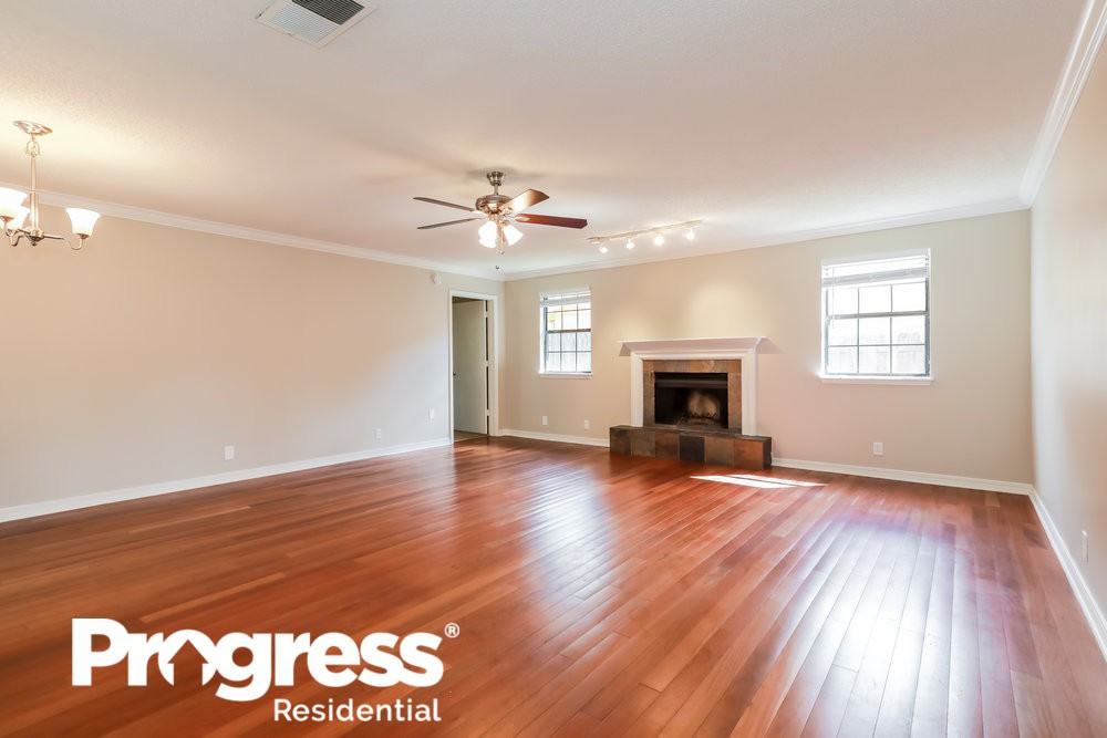 10475 Docksider Dr E - Photo 3 of 14