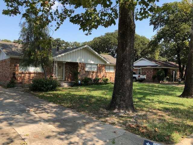 4826 Black Oak Lane - Photo 2 of 16