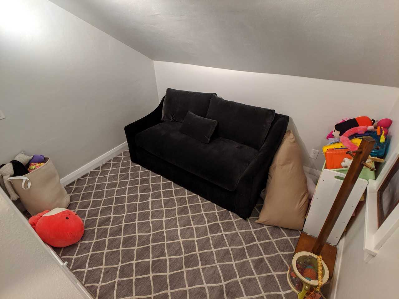 1812 W Lawn Ave - Photo 2 of 10