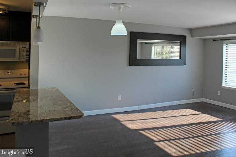 3101 S Manchester St 713 - Photo 2 of 15