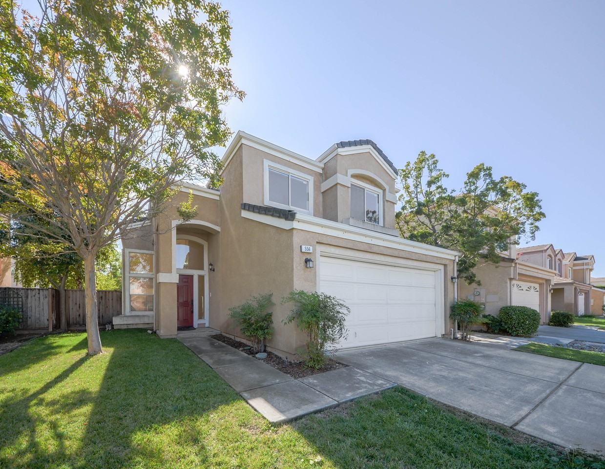 556 Calistoga Cir - Photo 2 of 19