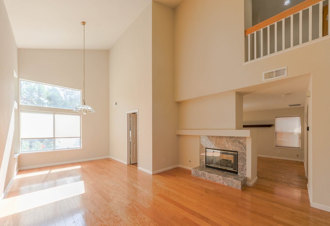 556 Calistoga Cir - Photo 3 of 19