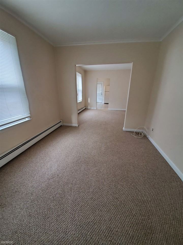 1 Bedroom - Rose St - Photo 3 of 7