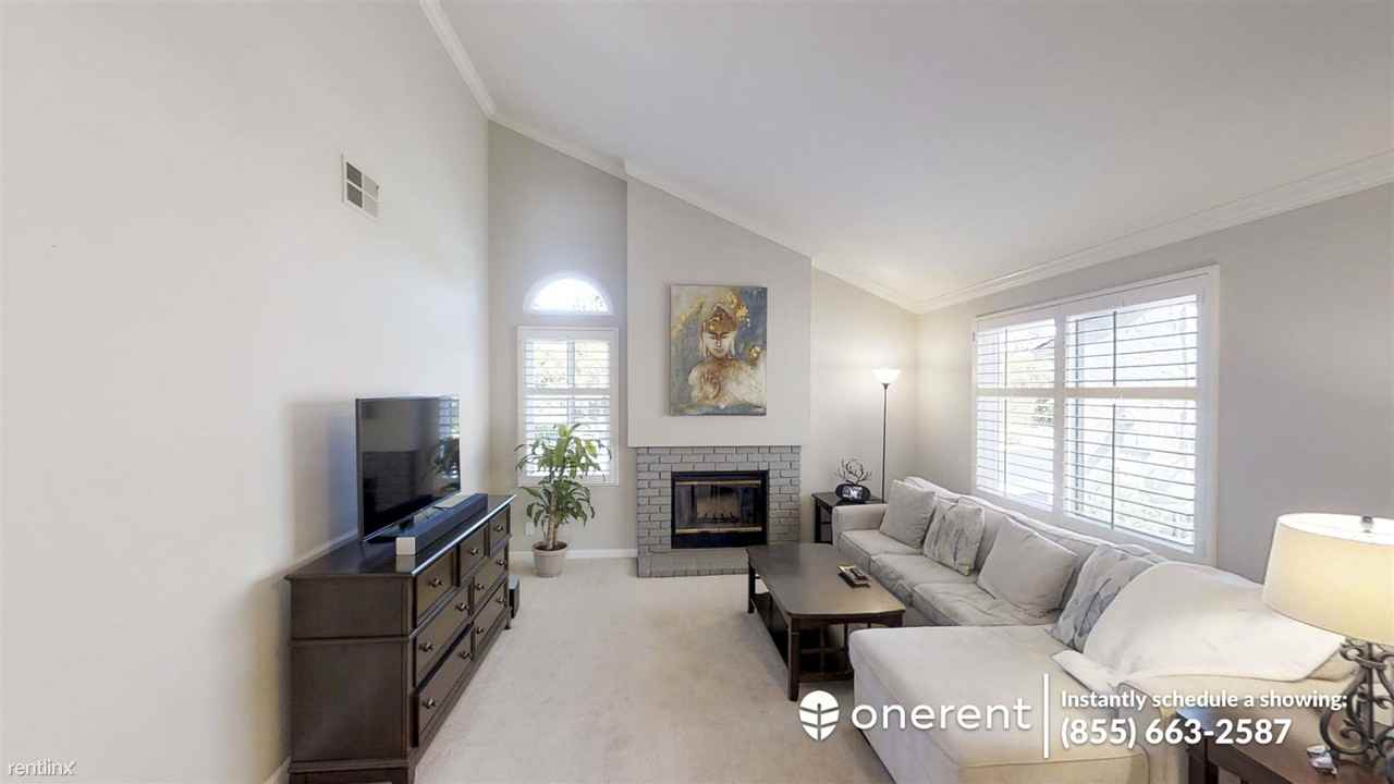 1458 Cresthaven Lane - Photo 3 of 14