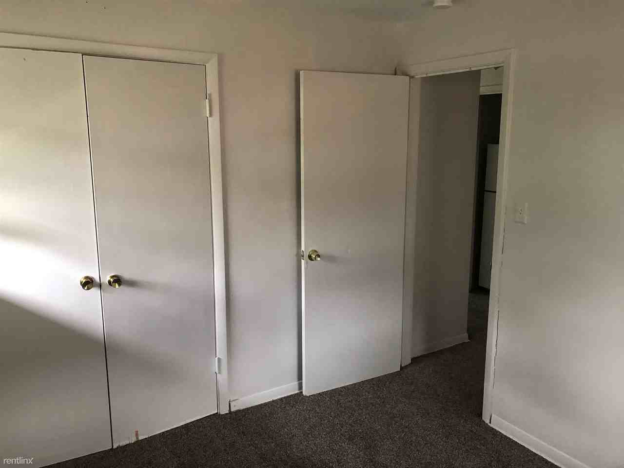 146th and Karlov - Photo 3 of 7