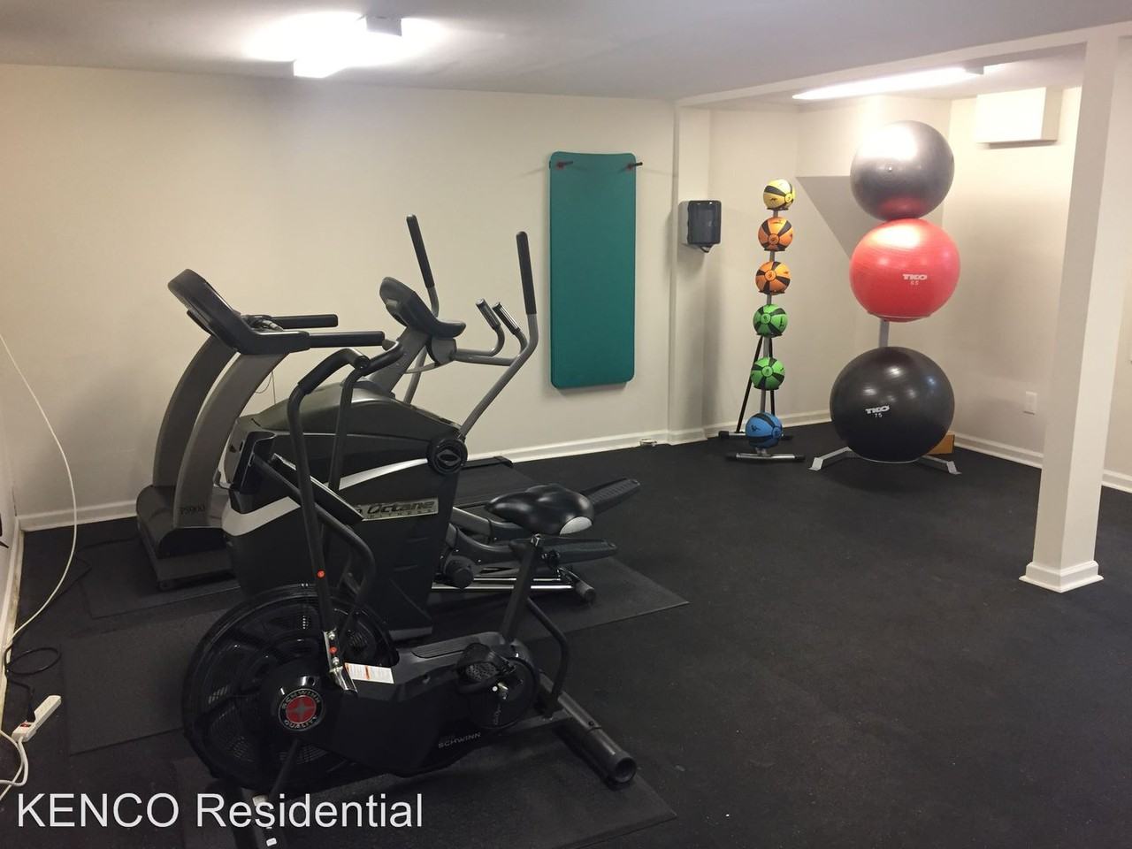 393 Lockheed Avenue, SE - Photo 3 of 12